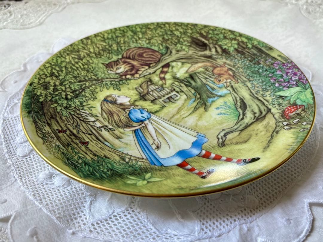 不思議の国のアリス　フランス・リモージュ窯　　　　　　　　【チェシャ猫とアリス】