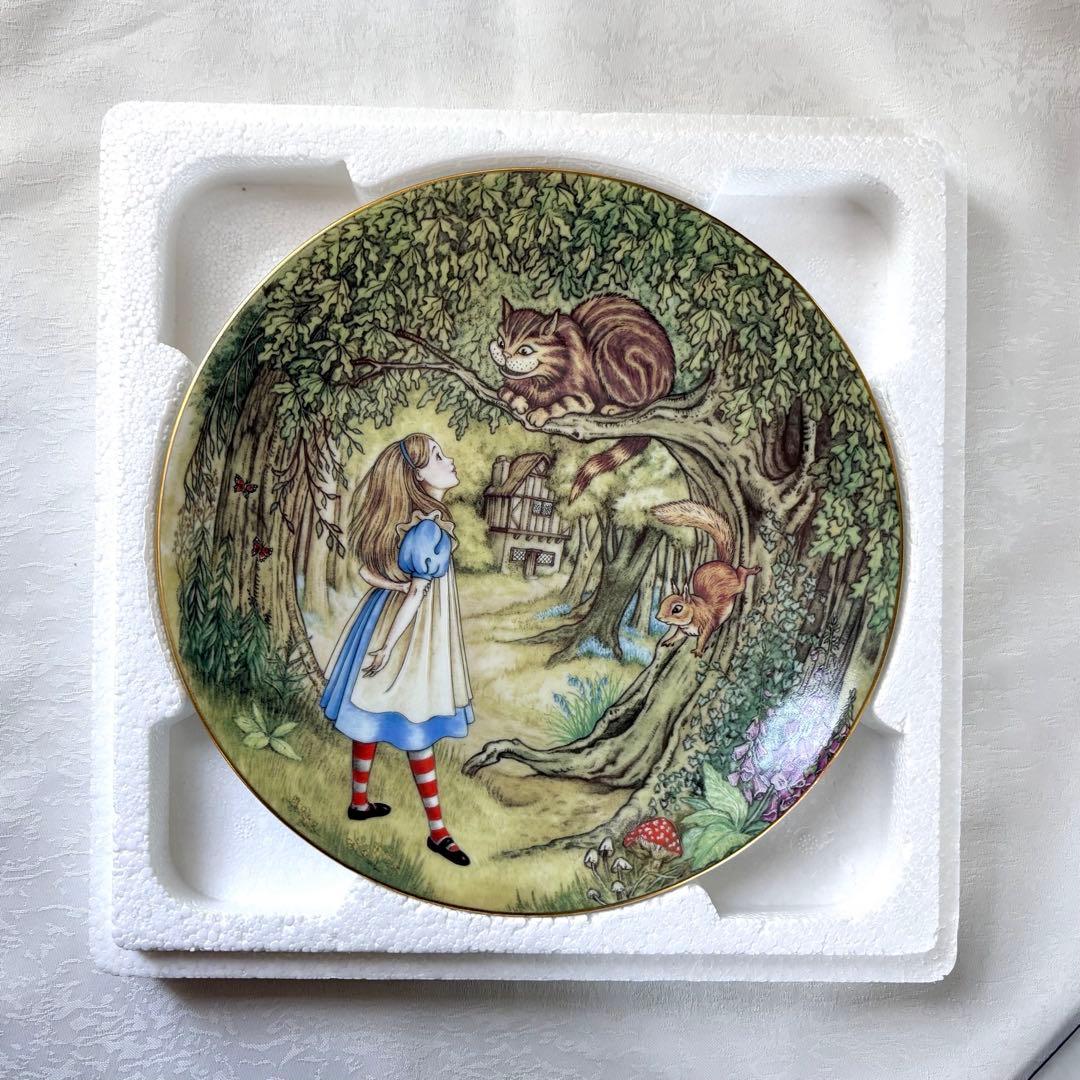 不思議の国のアリス　フランス・リモージュ窯　　　　　　　　【チェシャ猫とアリス】