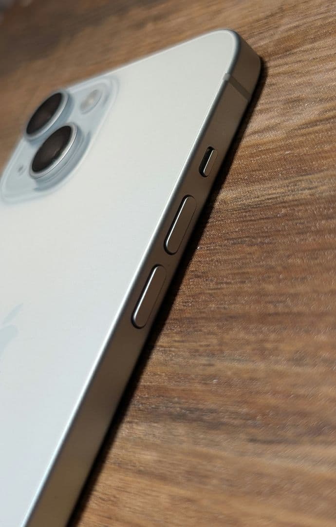 tam　Apple iPhone 15 本体 水色　ブルー