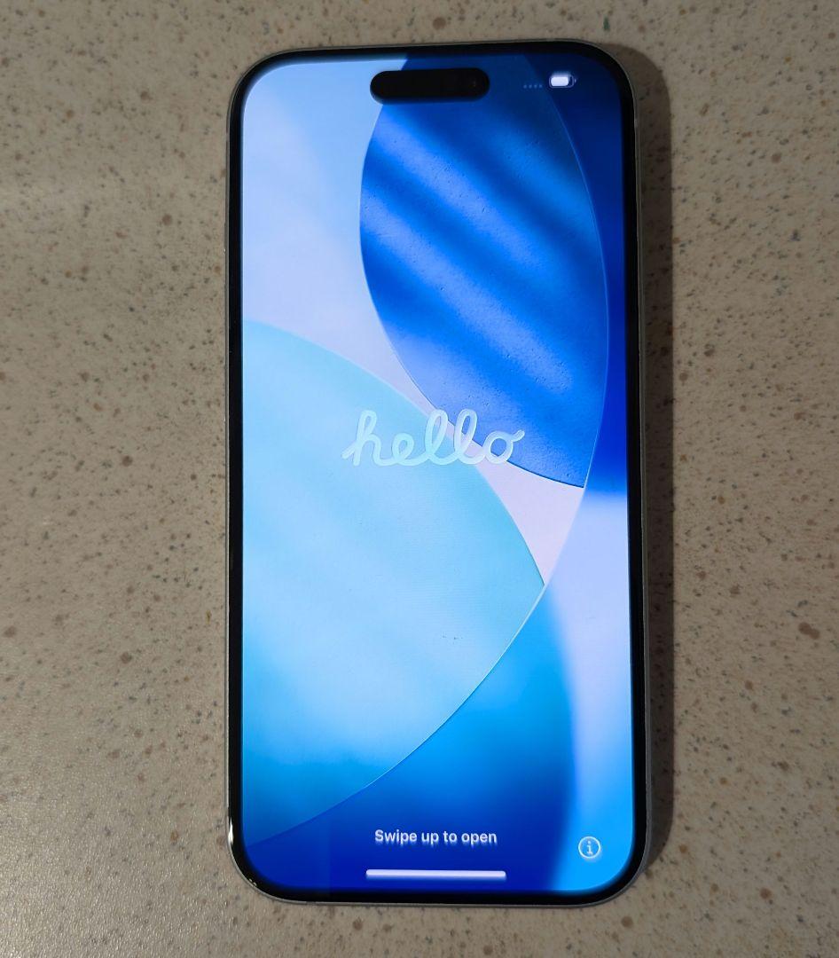 tam　Apple iPhone 15 本体 水色　ブルー