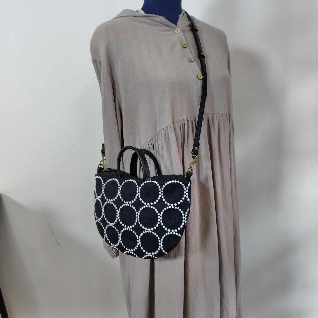 ミナペルホネン/2026tambourineタンバリンネイビー×白/ミニラウンド