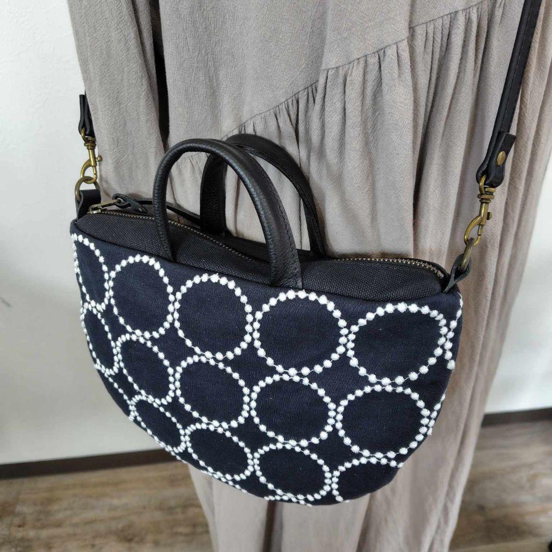 ミナペルホネン/2026tambourineタンバリンネイビー×白/ミニラウンド