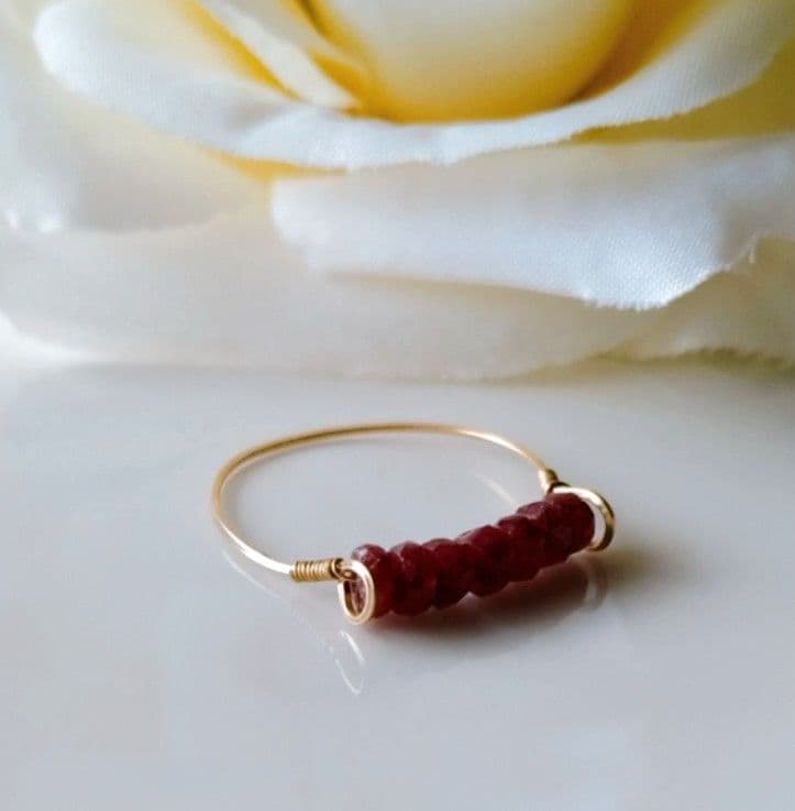 Kgf14 希少石 天然石 ロンギド産 ルビー ハーフエタニティ リング