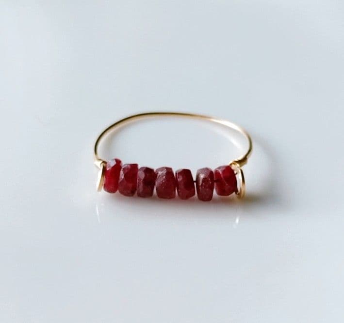 Kgf14 希少石 天然石 ロンギド産 ルビー ハーフエタニティ リング