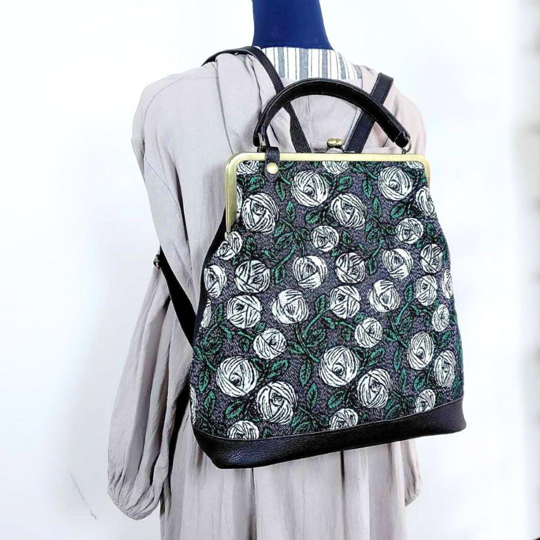 【専用】ミナペルホネン/2025rosyロージィーネイビー/がま口リュッ