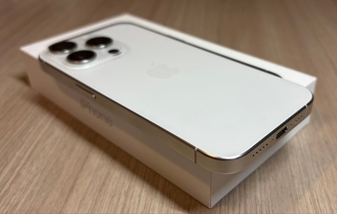 Apple iPhone15Pro 128GB 【美品】　ホワイトチタニウム
