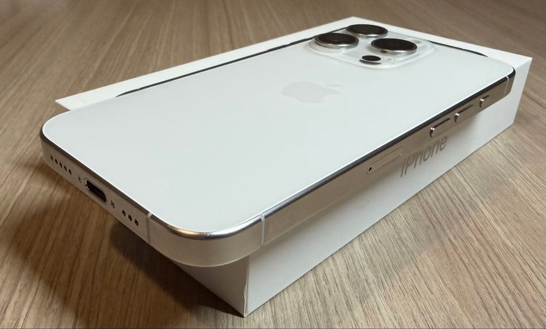Apple iPhone15Pro 128GB 【美品】　ホワイトチタニウム