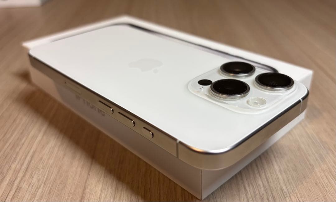 Apple iPhone15Pro 128GB 【美品】　ホワイトチタニウム