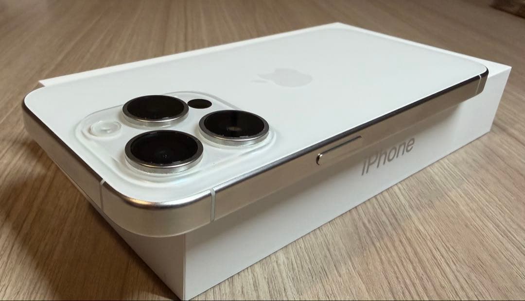 Apple iPhone15Pro 128GB 【美品】　ホワイトチタニウム
