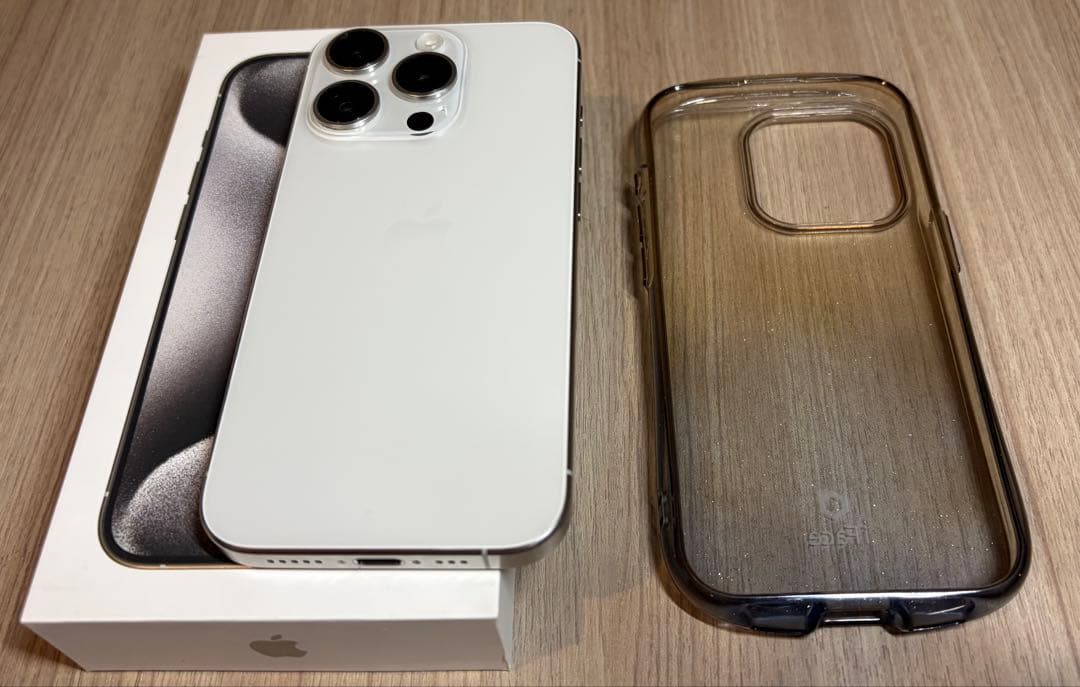 Apple iPhone15Pro 128GB 【美品】　ホワイトチタニウム