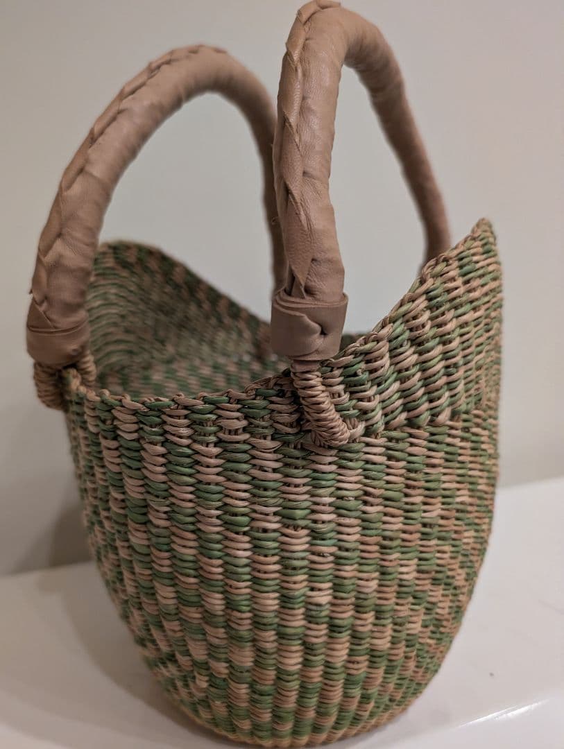 かごバッグ　革　円筒形