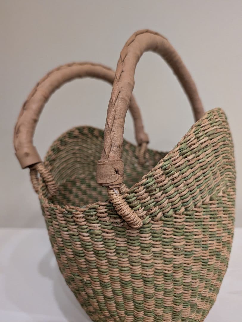 かごバッグ　革　円筒形