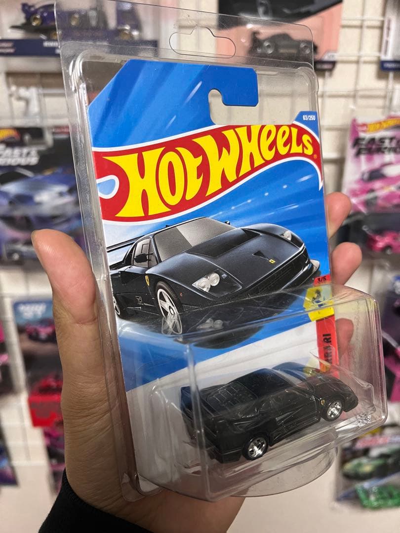 ホットウィール　フェラーリ・F40 　 スーパートレジャーハント