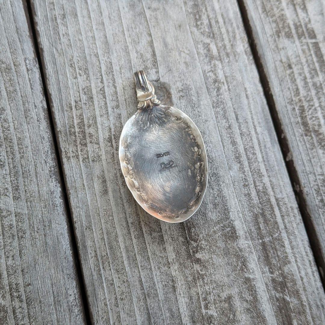 ハンドメイドのターコイズトップ　インディアンジュエリー風　キングマン