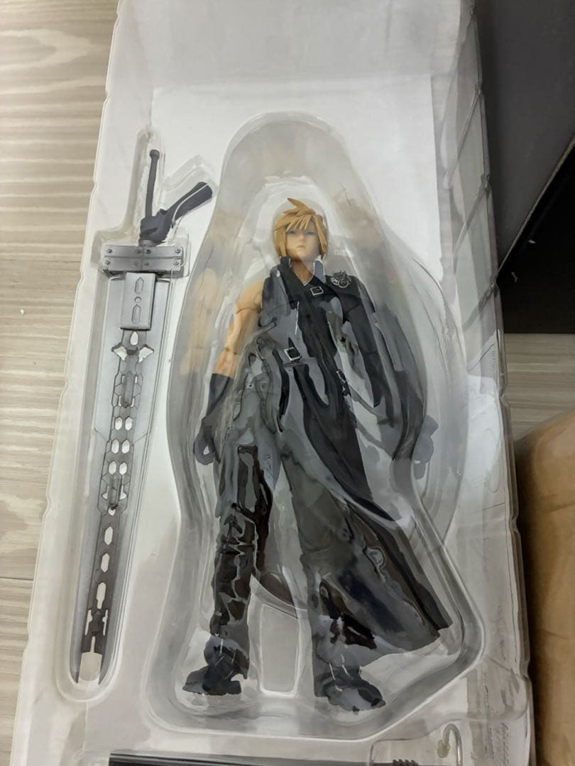 クラウド＆フェンリル　FF7 アドベントチルドレン　限定版　フィギュア　未使用品