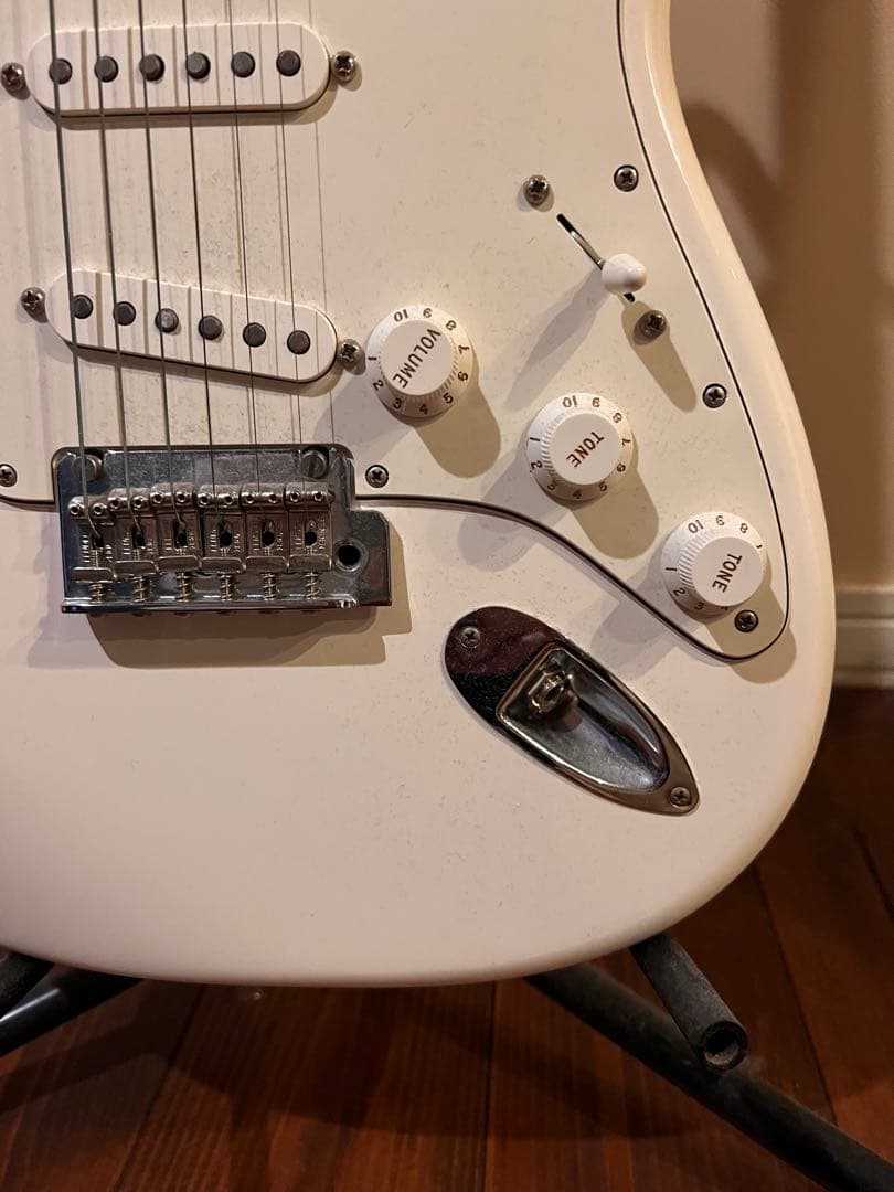 【値下げ交渉OK】フェンダー　fender ホワイト ストラトキャスター エレキ