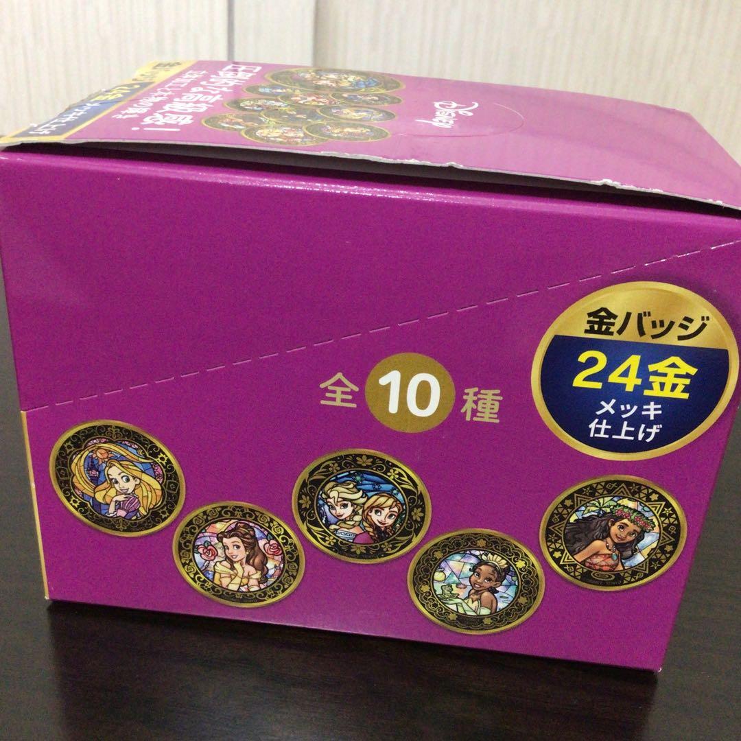 ディズニー　プリンセス　24金メッキ仕上げ　金バッジ　1箱　10個入り