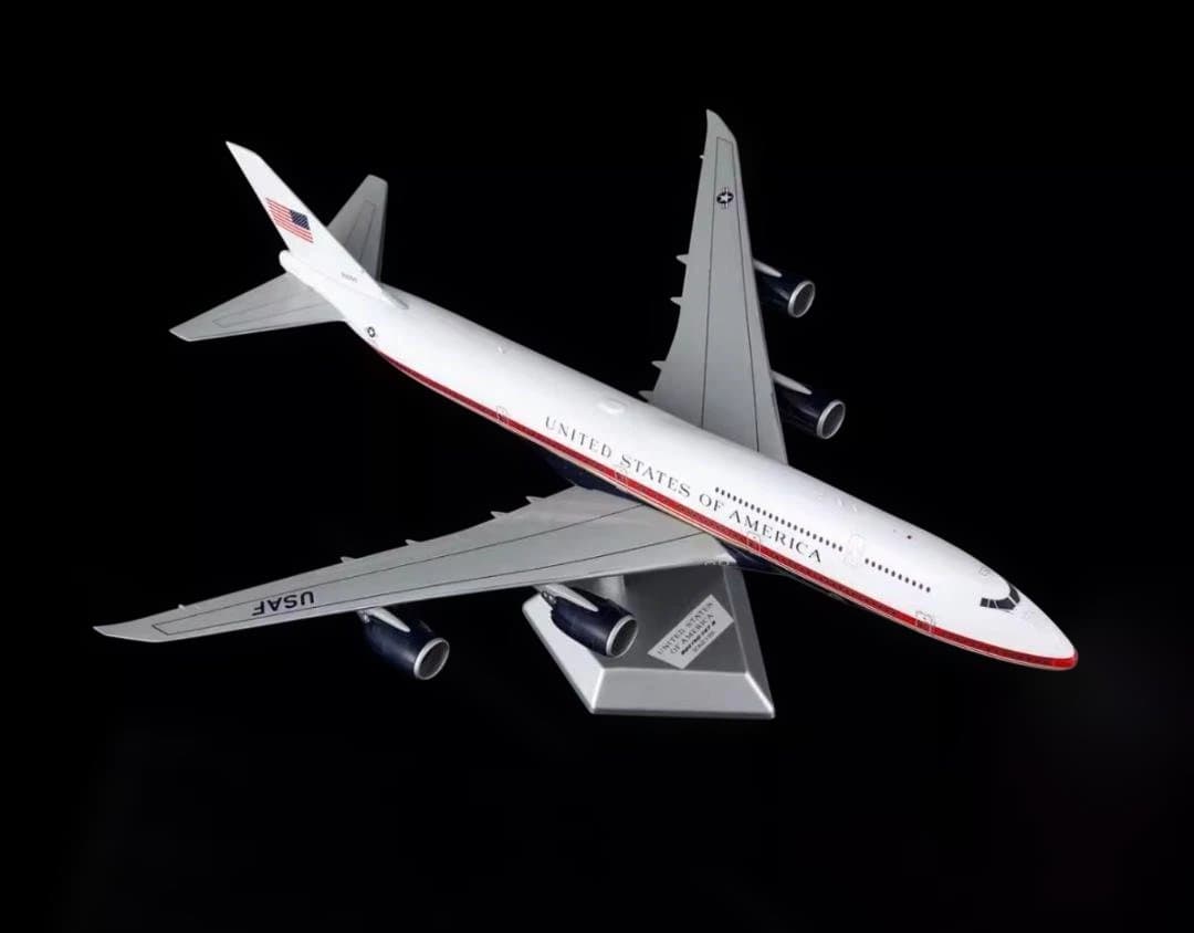 【新品・値引交渉可】Boeing747-8 1/200 新エアーフォースワン