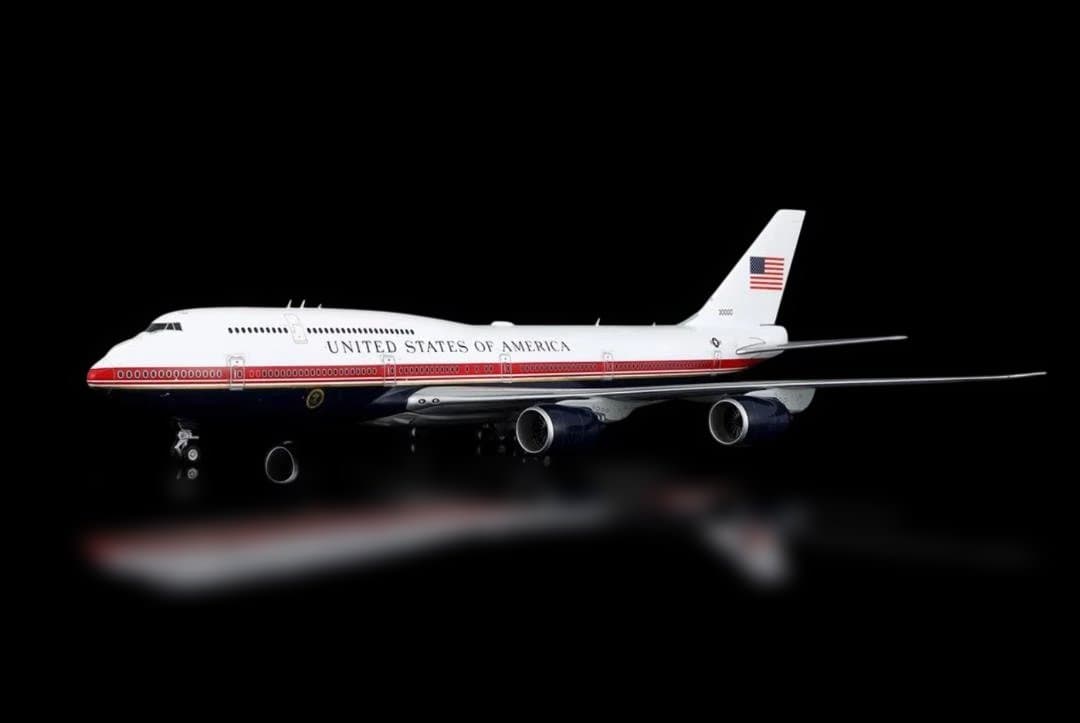 【新品・値引交渉可】Boeing747-8 1/200 新エアーフォースワン