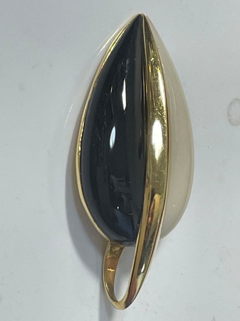 早い者勝ち　K18 黒瑪瑙白瑪瑙ペンダントトップ ヴィンテージ モノトーン5g