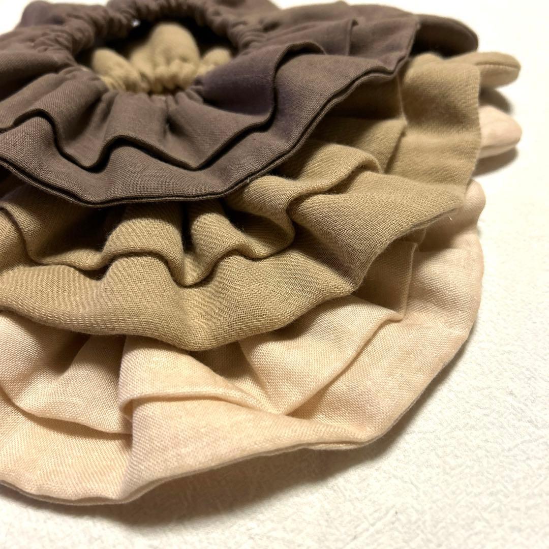 2429 ハンドメイドスタイ　名入れスタイ　ベビースタイ　フリル　くま耳