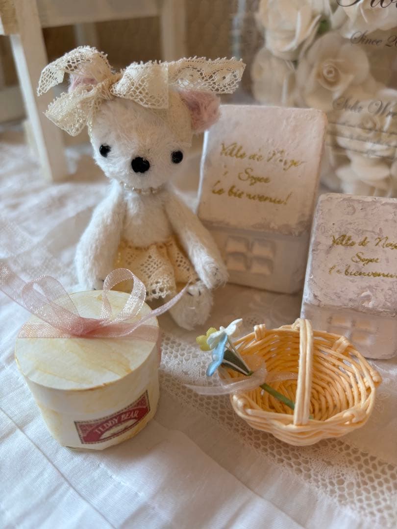 アンティークレースのくまちゃんとミニチュアセット