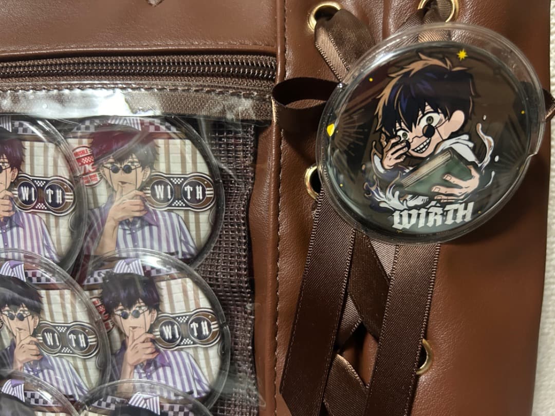 ワース・マドル　痛バッグ　缶バッジ