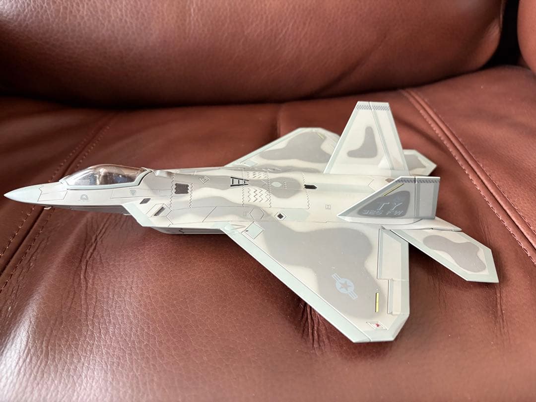 F 22 ラプター 第325戦闘航空群 2008 1/72 アメリカ　模型