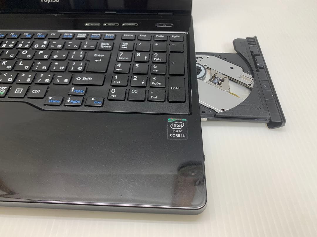 富士通ノートパソコン Windows 11 office 付き