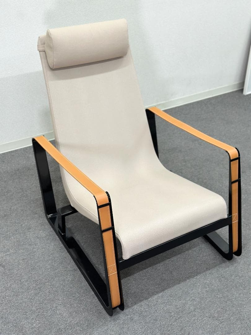 ジャン・プルーヴェ初期の名作チェア■Vitra■Citeアームチェア　ベージュ系