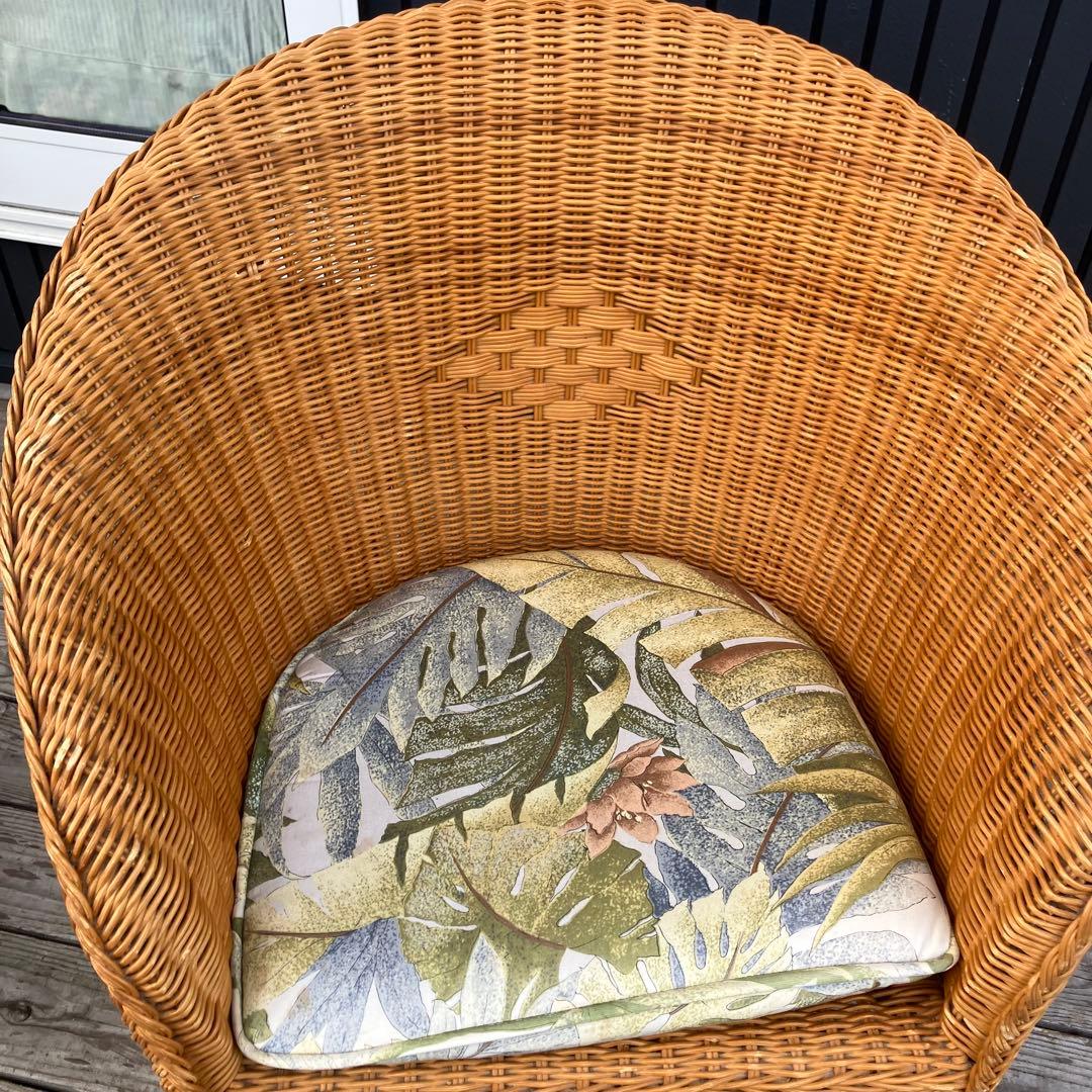 ① 昭和レトロ カザマ 花柄クッション アーチ型ラタンチェア アームチェア