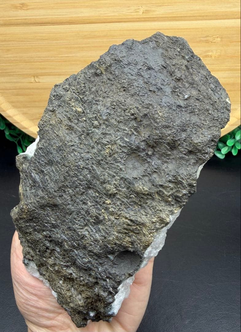 美品★天然アポフィライト原石　母岩付き　インド産　魚眼石　パワーストーン