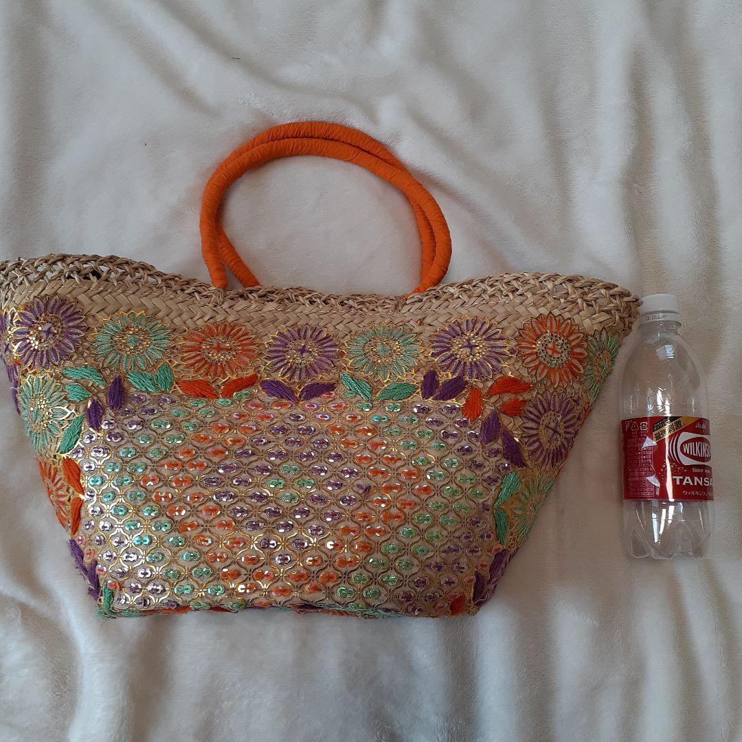 ニコアンドで購入した ひまわりの とても素敵な大きなかごバッグ