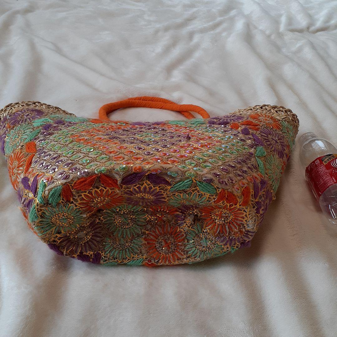 ニコアンドで購入した ひまわりの とても素敵な大きなかごバッグ