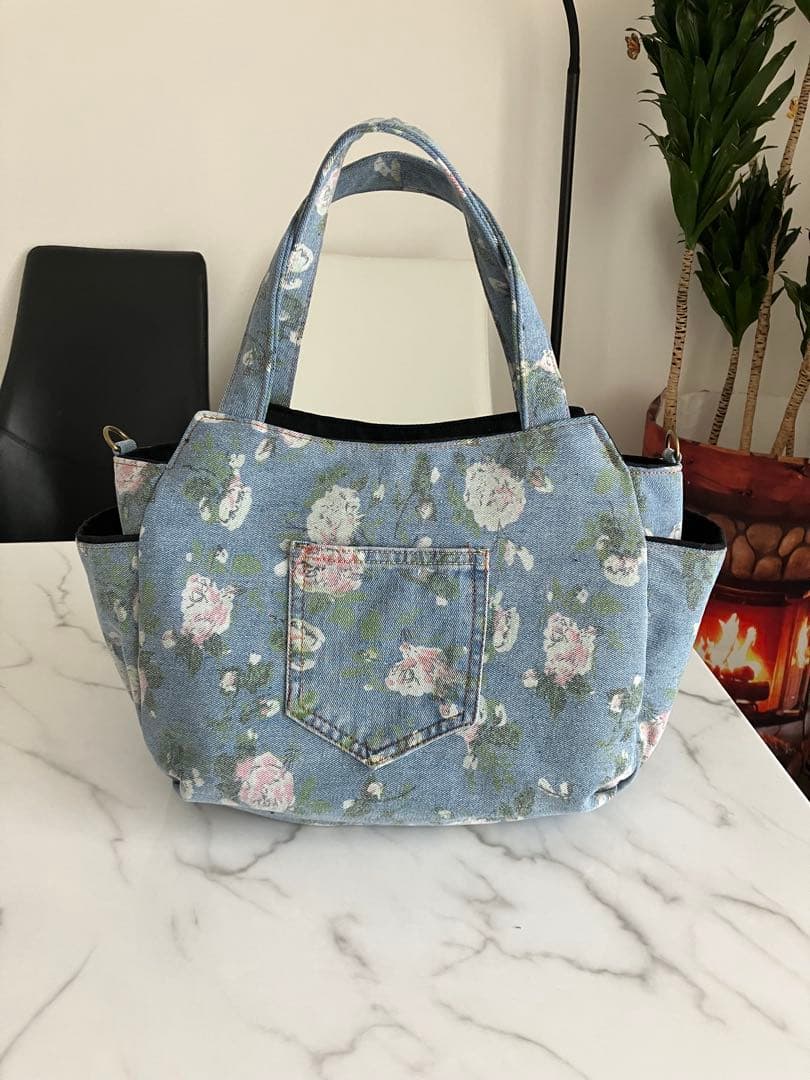 768 user_c7d7d101大きめ花柄デニムリメイクバック