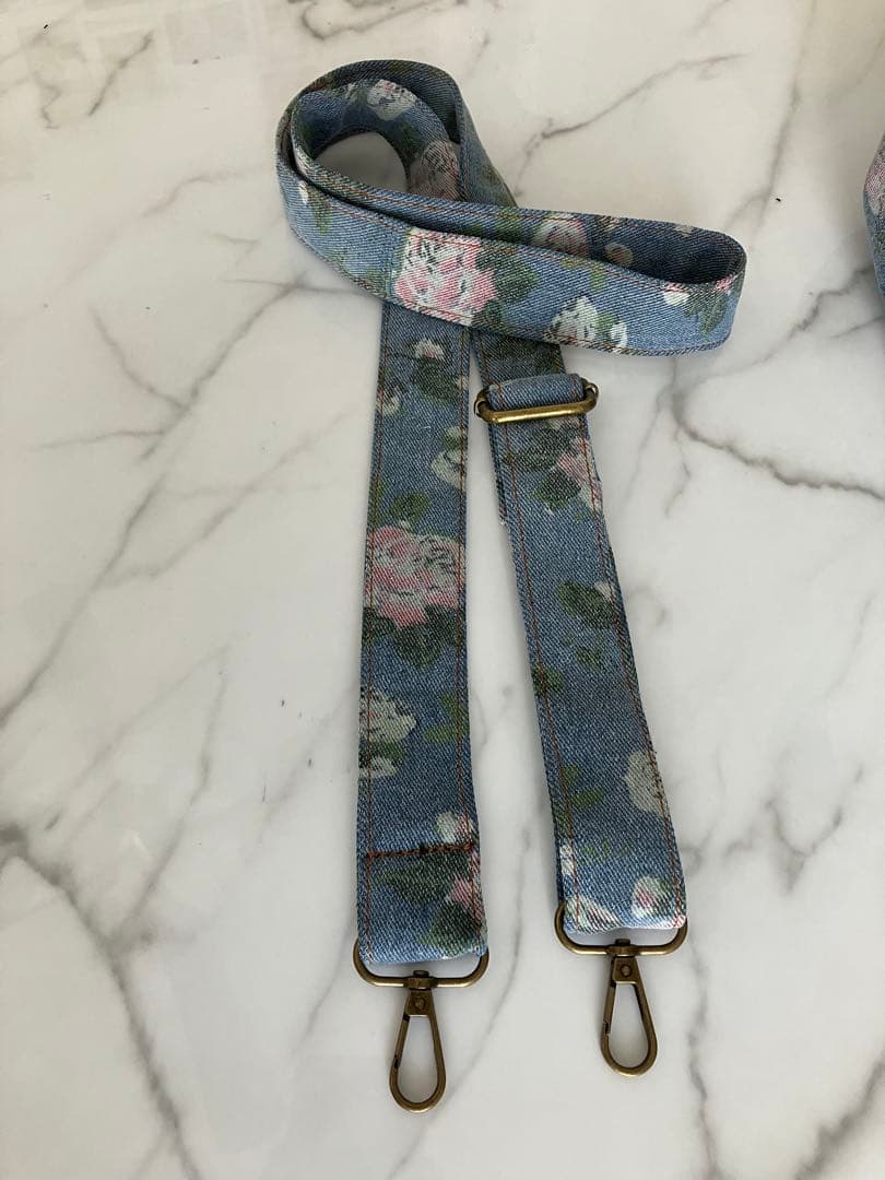 768 user_c7d7d101大きめ花柄デニムリメイクバック