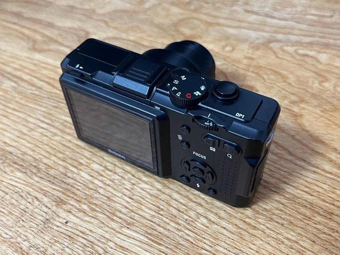 デジタルカメラ SIGMA DP1