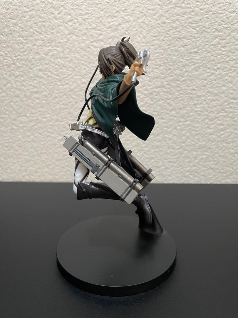 進撃の巨人　ハンジフィギュア