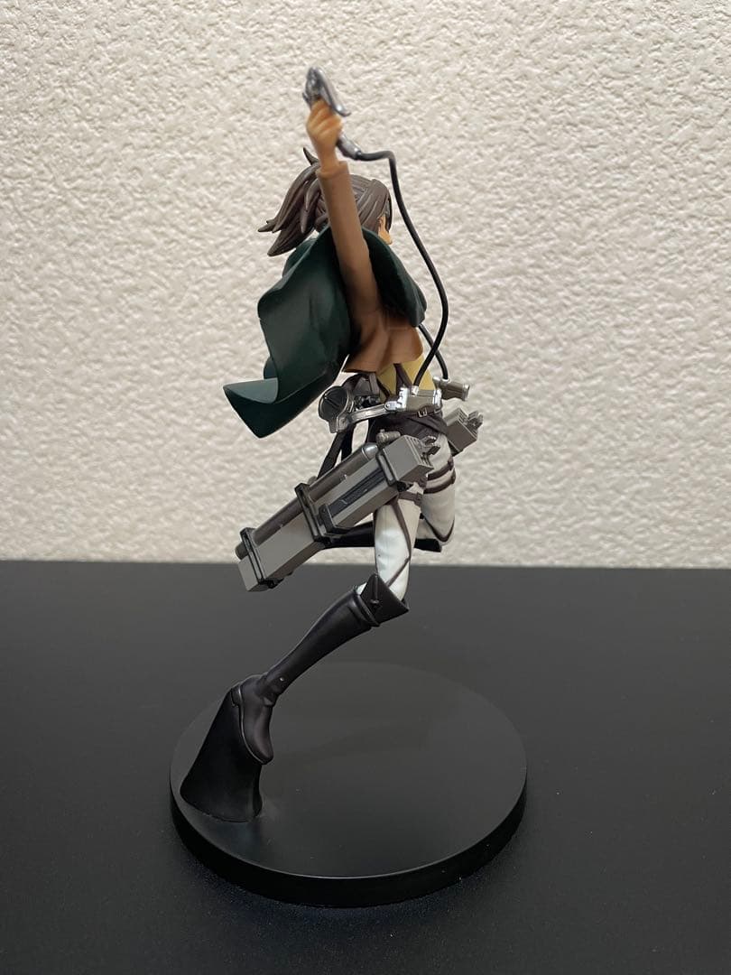 進撃の巨人　ハンジフィギュア