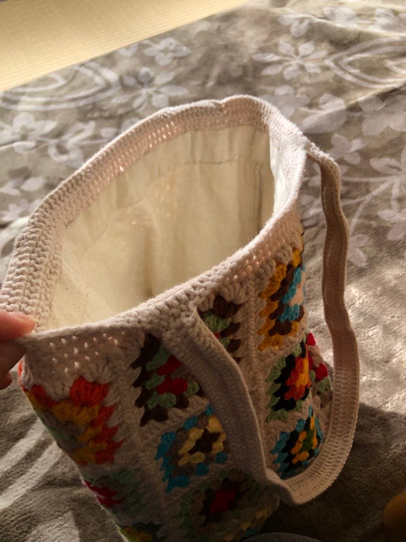 毛糸バッグ　手編み　フラワーモチーフ　ハンドメイド