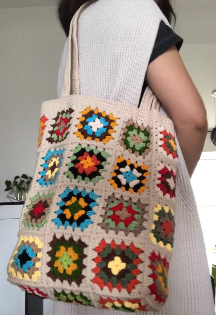 毛糸バッグ　手編み　フラワーモチーフ　ハンドメイド