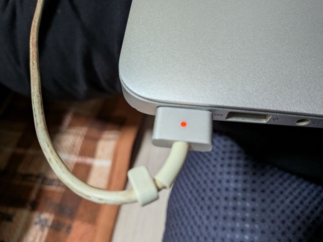 【値下げ可】MacBook Air(11-inch, Early 2015)本体