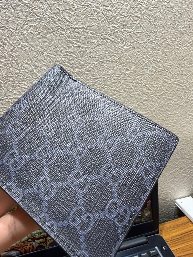 GUCCI トラ刺繍 二つ折り財布