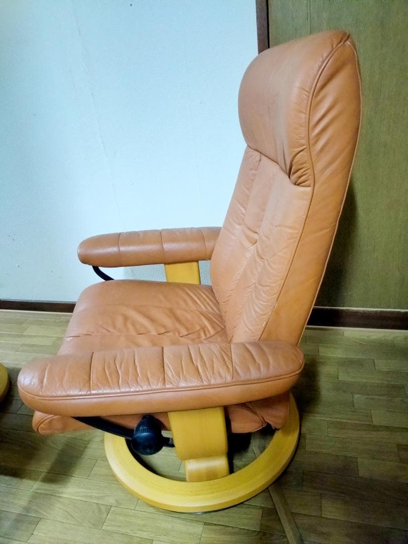 EKORNES エコーネス リクライニングチェアとオットマン