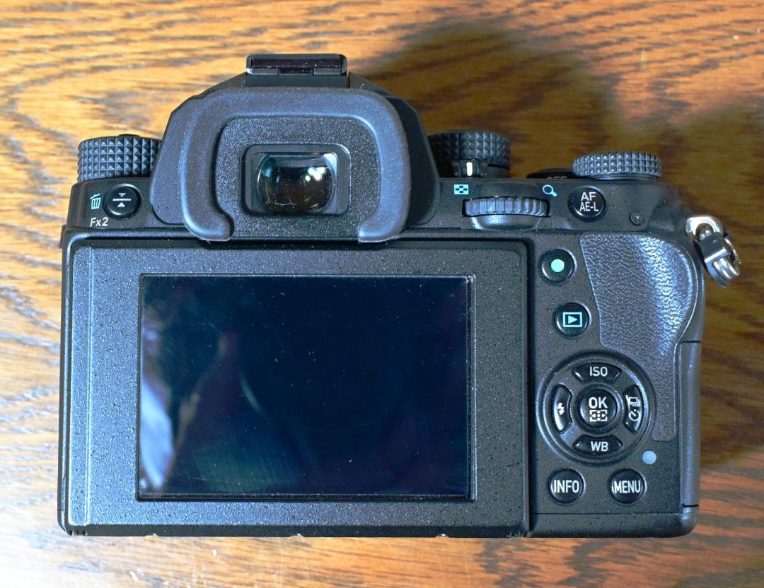 美品　PENTAX KP デジタル一眼レフ 本体　交換グリップL付