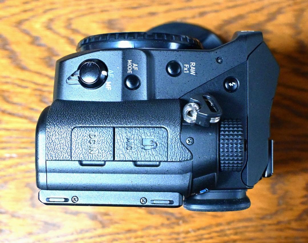 美品　PENTAX KP デジタル一眼レフ 本体　交換グリップL付