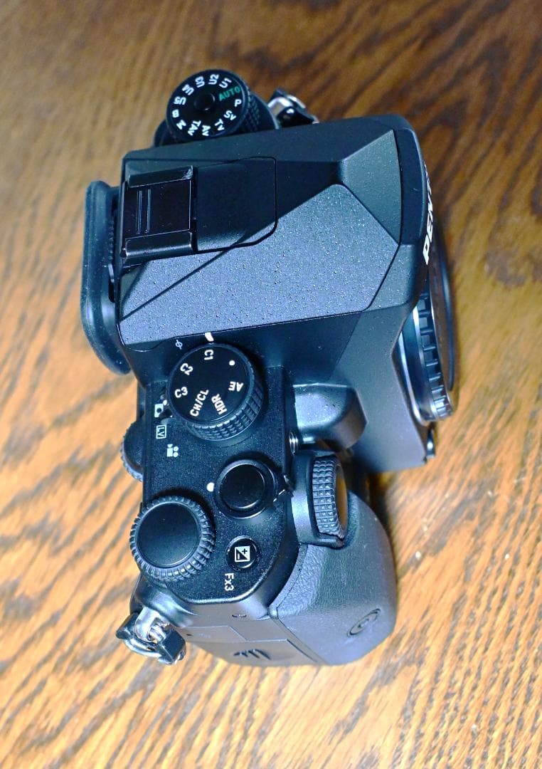 美品　PENTAX KP デジタル一眼レフ 本体　交換グリップL付