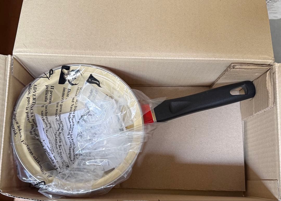 新品ル・クルーゼLE CREUSET片手鍋 14cm レッド　赤