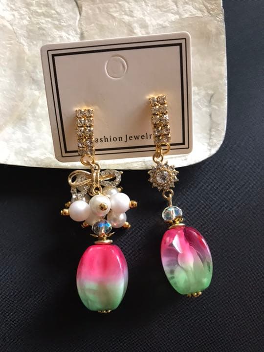 各700円 ハンドメイドピアス