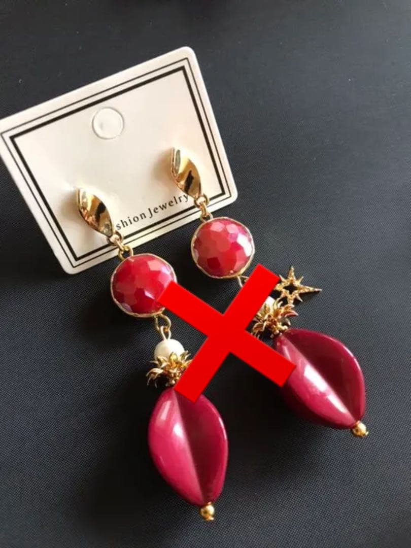各700円 ハンドメイドピアス